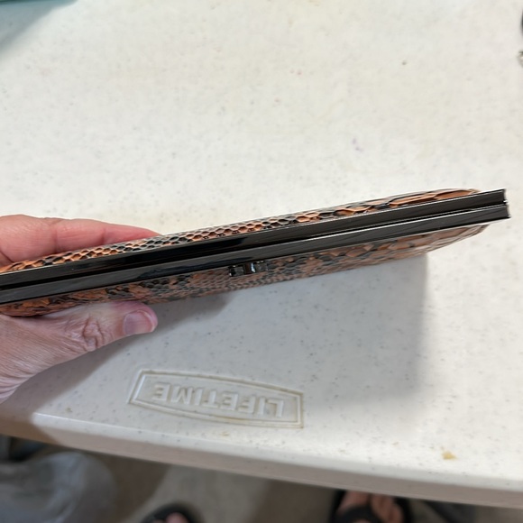 Clutch Wallet for Women Snake Textured Design - Picture 2 of 5